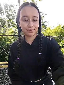 l0lita_emi (G young) - naked + two fingers + video