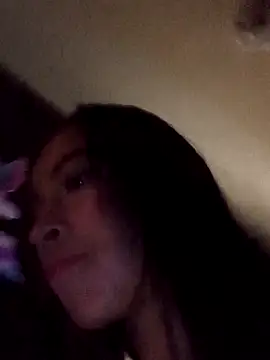 Webcam Model (Itze_Mua)  is live.Free join now!