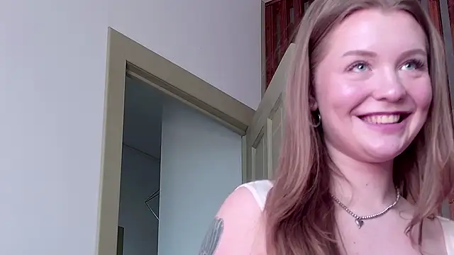 yourlovelyjul live sex cam