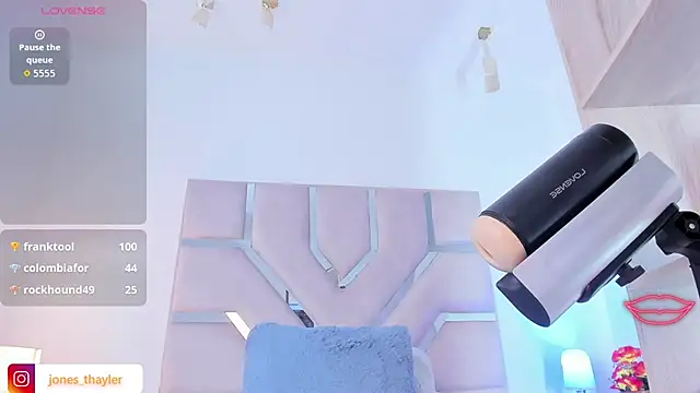 Thayler_jones live sex cam