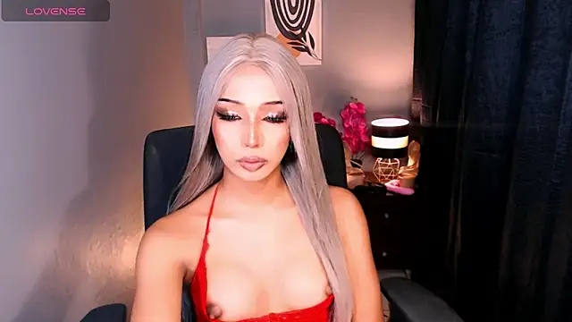 xUrGoddess_islaCumsAlotx webcam