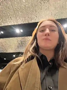 tiny_anny (F teen) - Tongue tease near people in CAFE