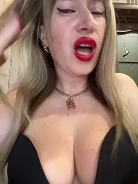 Webcam Model (Kittenforyou)  is live.Free join now!