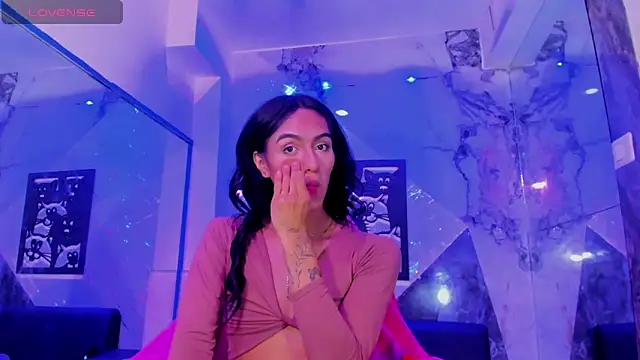 Isabella_stanford2's room