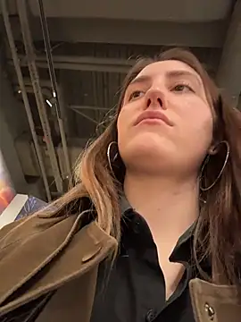 tiny_anny (F teen) - Show under skirt view right in cafe