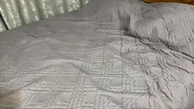 SophieNiktashu webcam