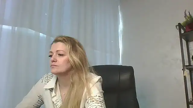 seedneysi - SeedneySi's free webcam - UK Sex Cams