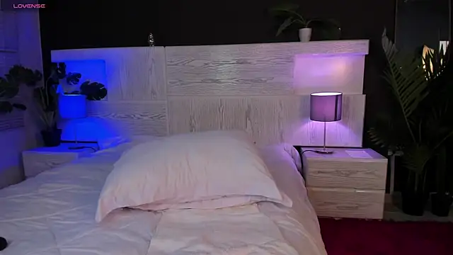 angelina_hilton webcam