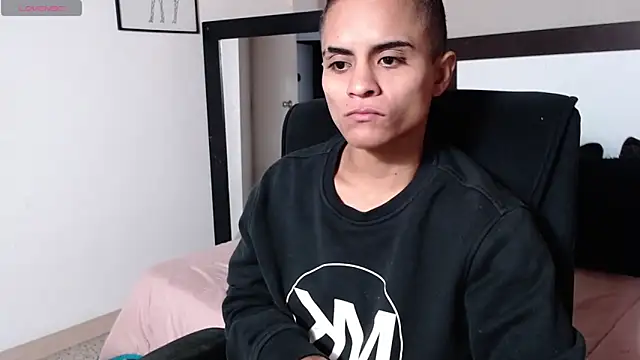 Liiamthompson webcam