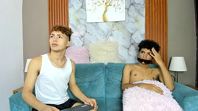 VERY_HOT_GUYS webcam