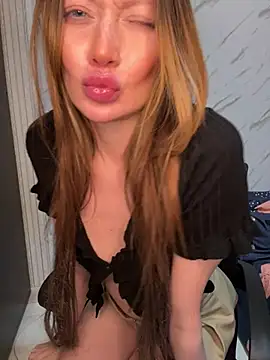 AliceeXHottie webcam