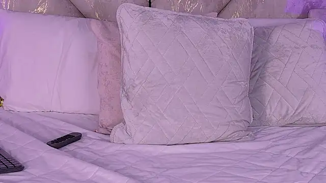 tinacurv_pv - TinaCurv_Pv's free webcam - UK Sex Cams