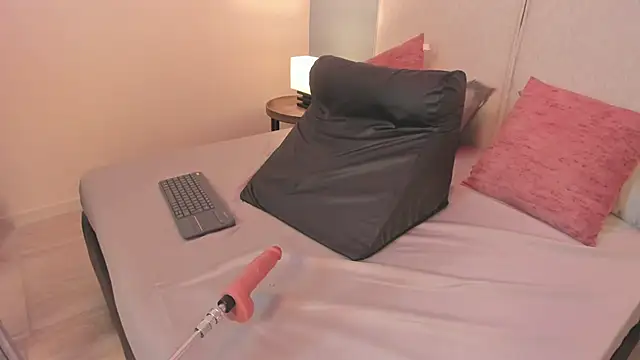 bella_roxanne webcam