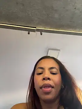 _arycoral555 (Ask my age) - Squirt in the glass 💦💦🥛💋