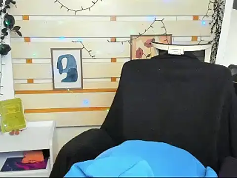 Josephine_Kiss webcam