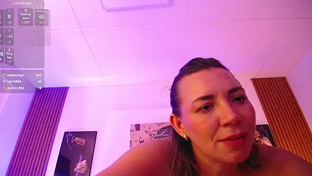 milfsecret69 webcam