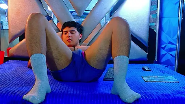 Oliver_Jamees webcam