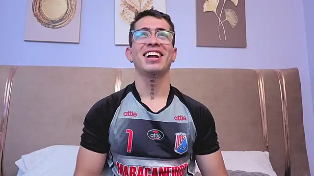 Tommas_Jhonson webcam