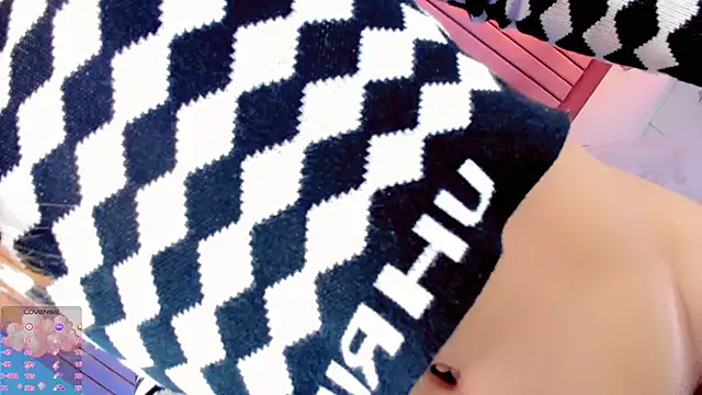 Camille_deluxe webcam