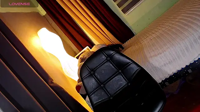 Creamycum_celinexx webcam