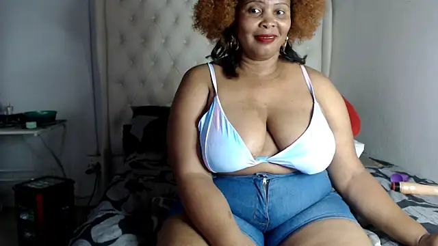 PlatnumBoobsX webcam