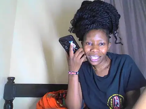 smallnaughtygirl webcam