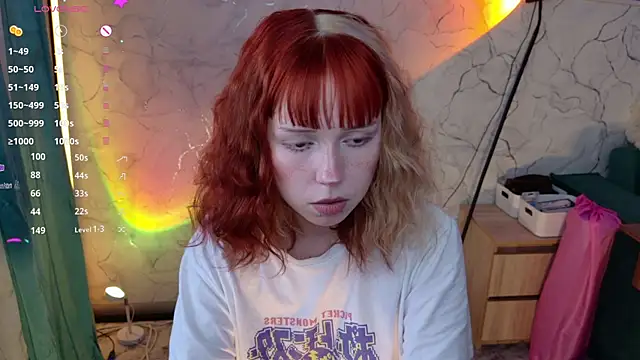 812sunflowerinahat webcam