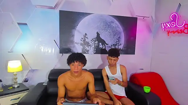 Spicy_guys Live Webcam on Stripchat