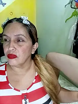 burbuja_y_caballero (G milf) - Follar duro en la cocina y jugar