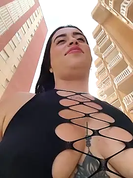 MissNyraSecret webcam