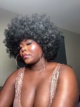 WomanNextdoor1 webcam