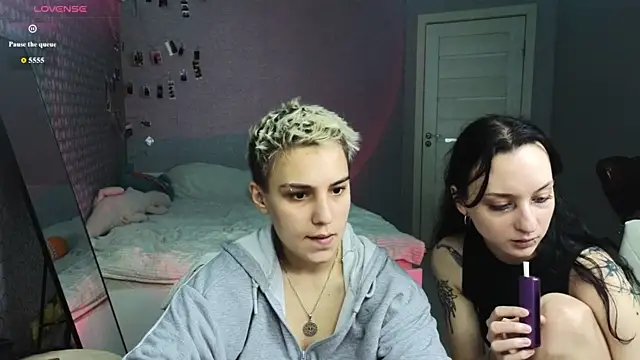 LuxuryLoverss webcam