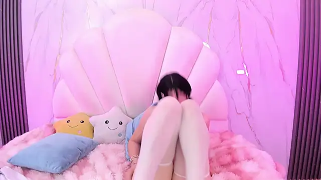 AliiceWonderland_ webcam