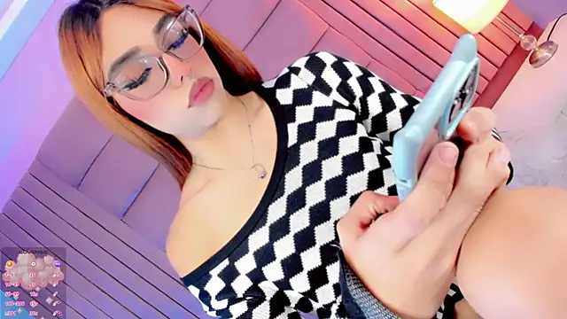 Camille_deluxe webcam