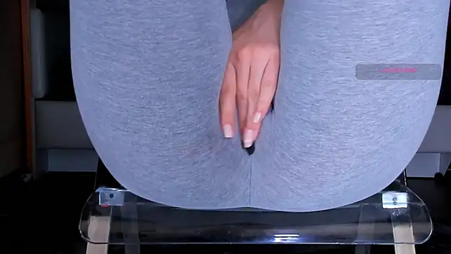 Cameltoe_squirt_inPants webcam