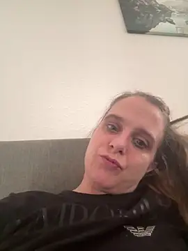 Webcam Model (Chantalee)  is live.Free join now!