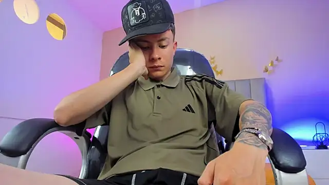 nascary_fox (Ask my age) - cum public