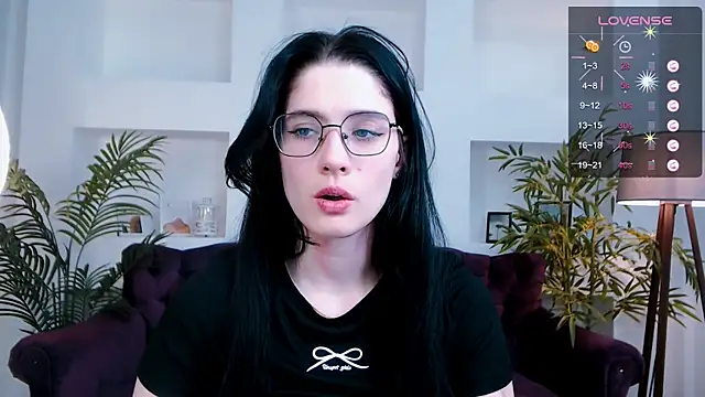 Charming_Mysteriousss webcam