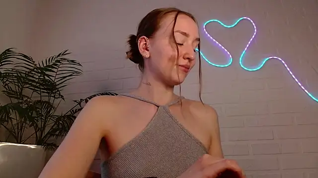 WhitePrincessLuna webcam