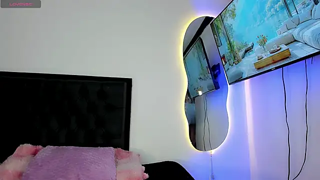 Maryonthemoon webcam