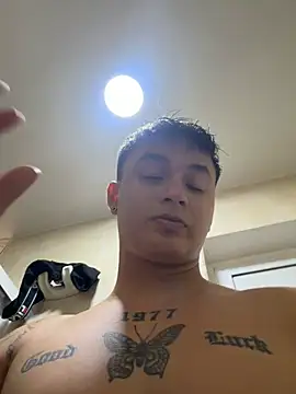 Cristopher_strong webcam