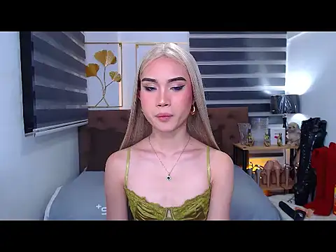 JuicyCockThea webcam