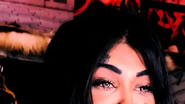 indian_dreamgirl webcam