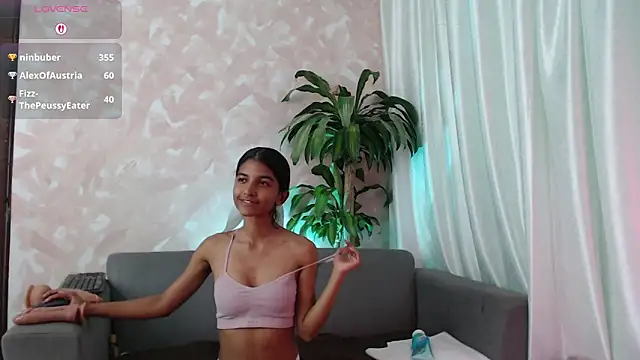 YuliethPetite webcam
