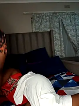 Bootylioustits webcam