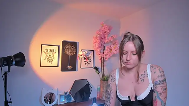 Siouxsie_cenobite webcam