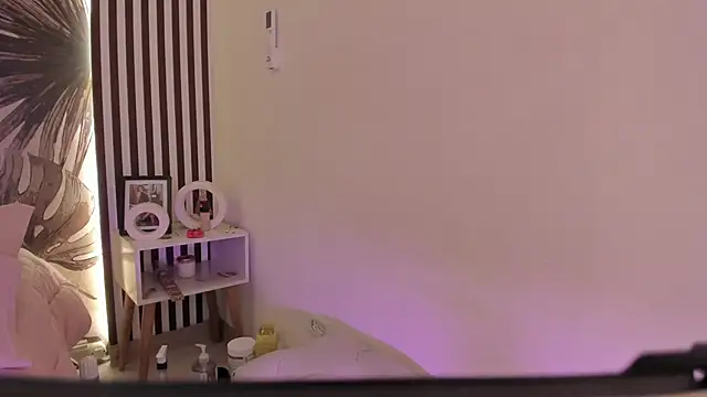 Samaantha-White webcam