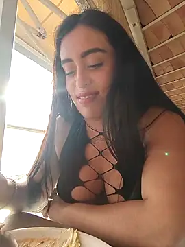 MissNyraSecret webcam