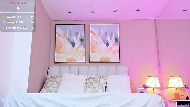 MiaTaylorSweet webcam