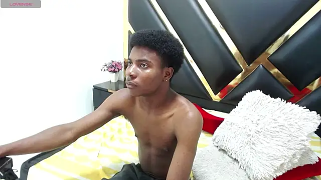 NoahJhonson69 webcam